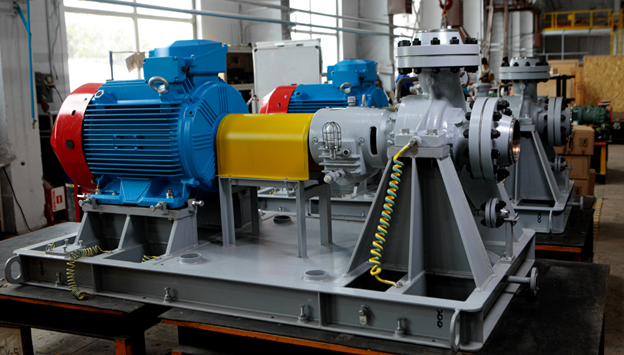 Насос с креплением по оси