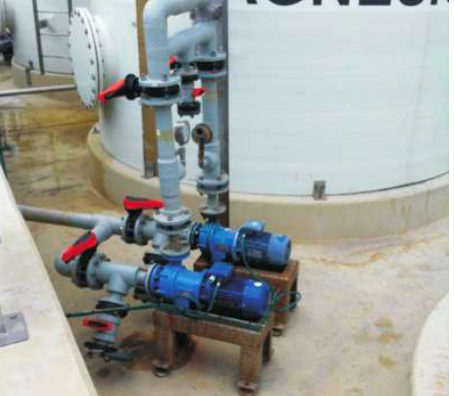 Перекачивание плавиковой, азотной и фосфорной кислот на предприятии тонкой химии, расположенном в Германии.